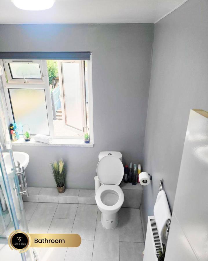 Nr Birmingham City Centre, 5 Bed, Luxe Inn Exterior photo